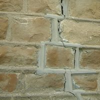 crack in wall to illustrate Tree Removal Tips for an unstable foundation